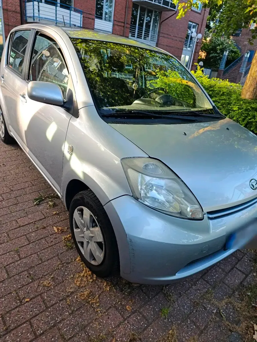 Gebraucht Daihatsu Sirion 69 PS (50 kW) 2006 Silber Kleinwagen