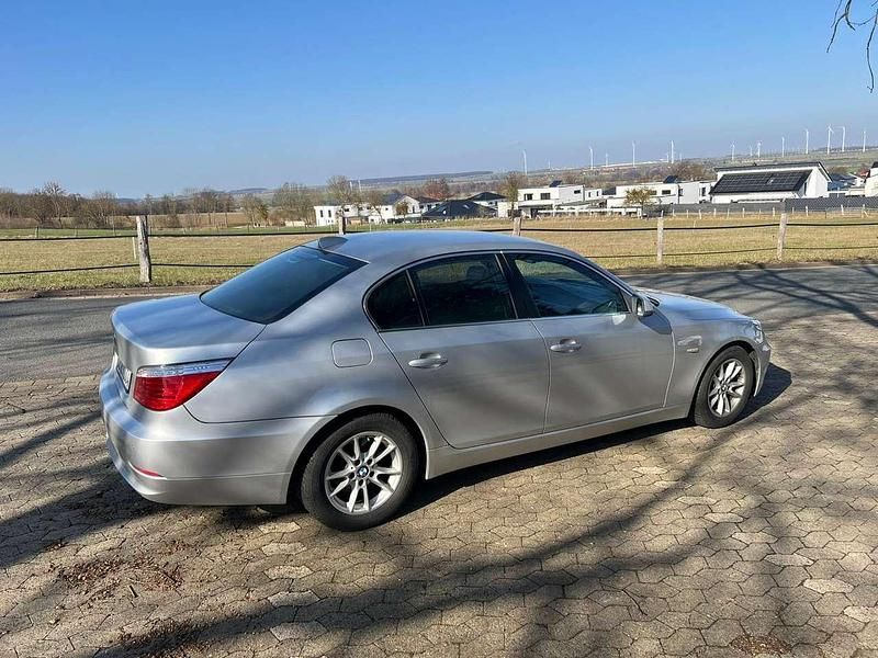 Gebraucht BMW 525 Lifestyle 218 PS (160 kW) 2010 Silber Kombi