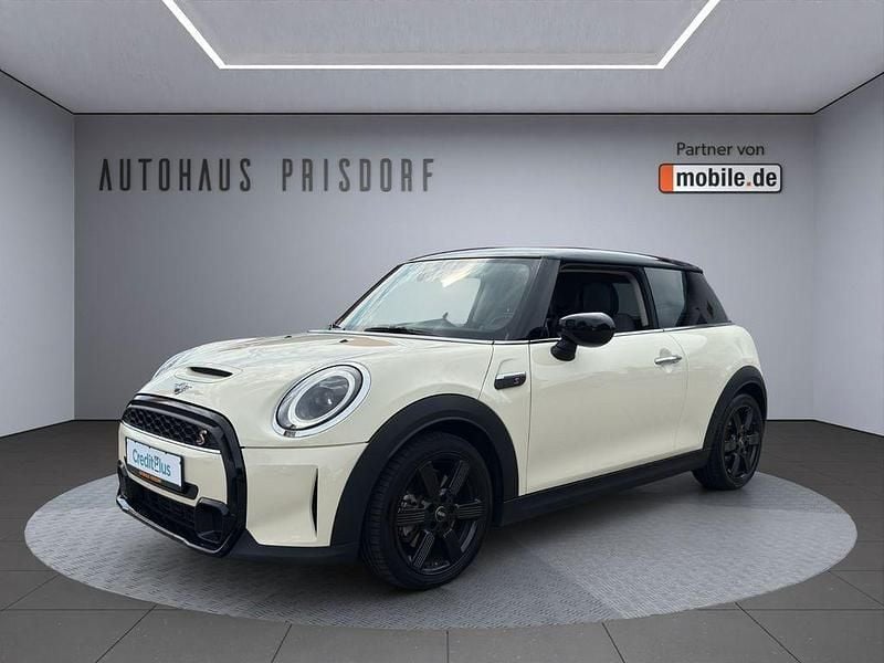 Pepper (old english) white Gebraucht 2021 Mini Cooper S Classic Kleinwagen | 26.450 € (Fairer Preis) - Bild 1/4