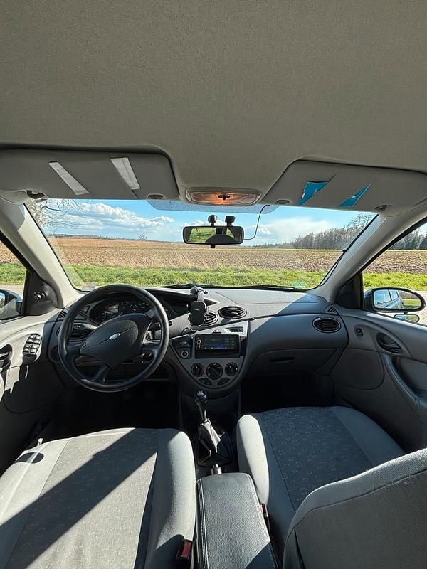 Usata Ford Focus 100 CV (73 kW) 2002 Verde Berlina