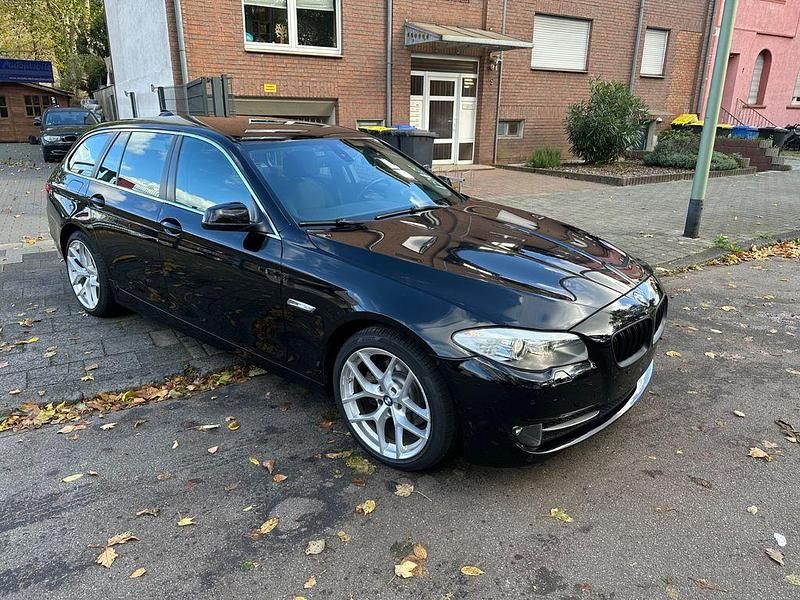 Schwarz Gebraucht 2011 BMW 520 Kombi | 7.999 € (Guter Preis) - Bild 1/4