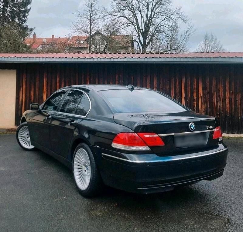 Second-hand BMW 740 306 CP (225 kW) 2005 Negru Berlinǎ