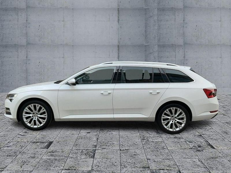 Gebraucht Skoda Superb Style 150 PS (110 kW) 2021 Candyweiss Kombi