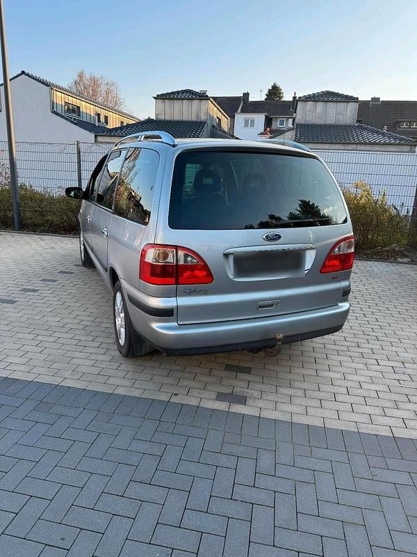 Gebraucht Ford Galaxy Ghia 131 PS (96 kW) 2005 Silber Van / Kleinbus