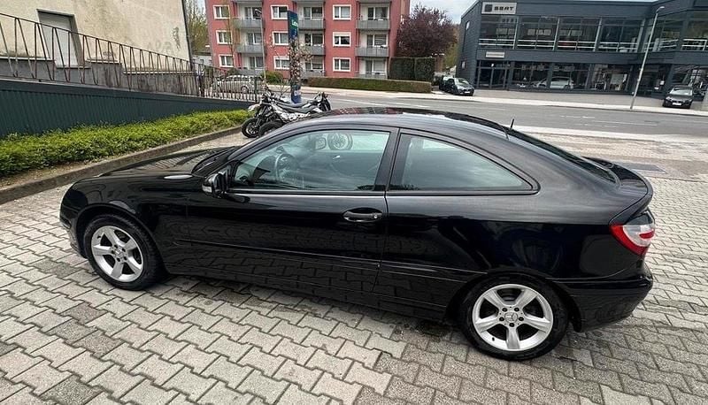 Gebraucht Mercedes C320 218 PS (160 kW) 2005 Schwarz Coupé