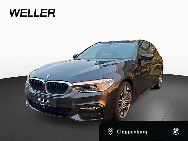 Sophistograu (grau) Gebraucht 2019 BMW 540 Shadowline Kombi | 34.980 € (Fairer Preis) - Bild 1/4
