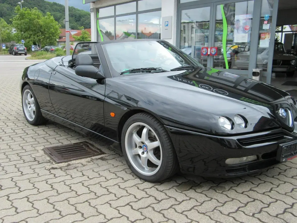 Gebraucht Alfa Romeo Spider 192 PS (141 kW) 2000 Schwarz Cabrio