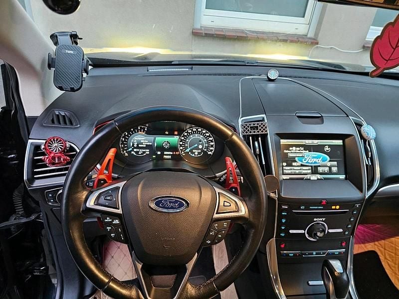 Second-hand Ford Edge 210 CP (154 kW) 2016 Negru SUV