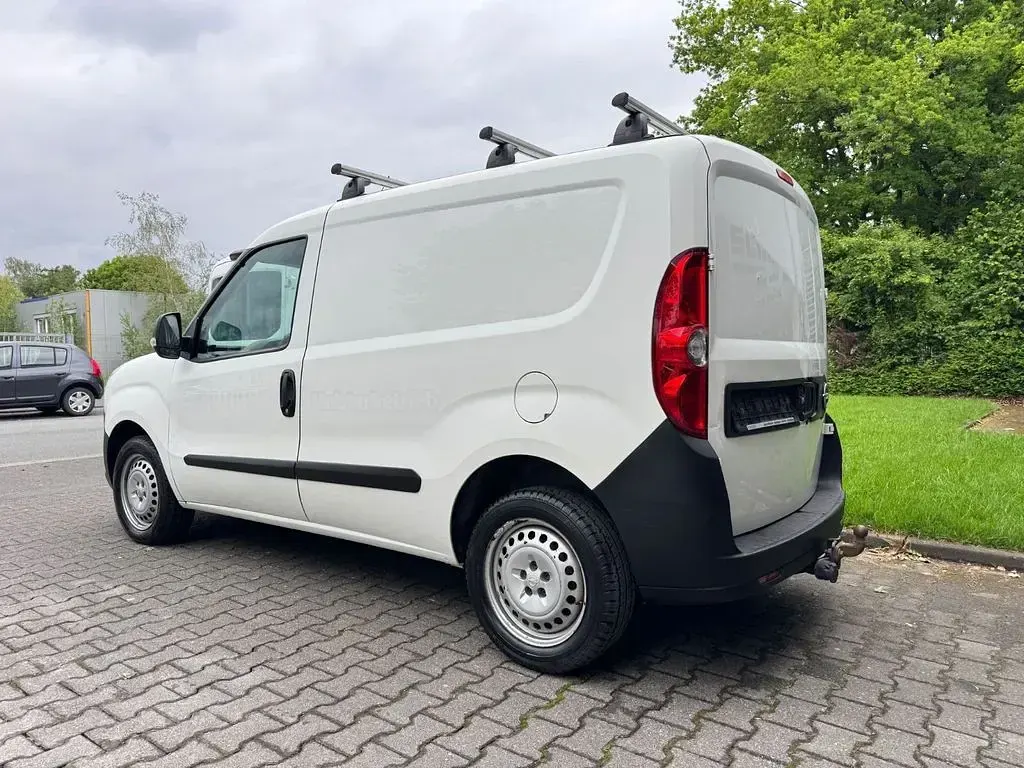 Używany Opel Combo 95 KM (69 kW) 2017 Biały Minivan