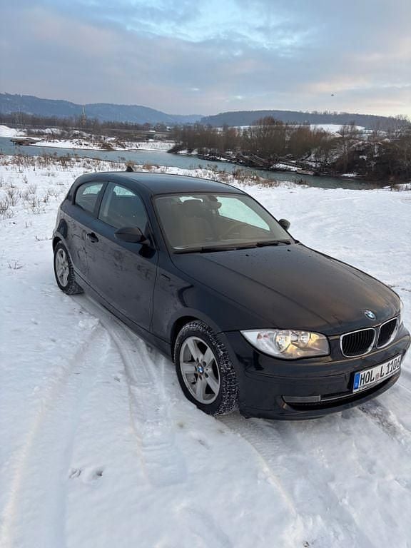 Gebraucht BMW 118 143 PS (105 kW) 2009 Schwarz Kleinwagen