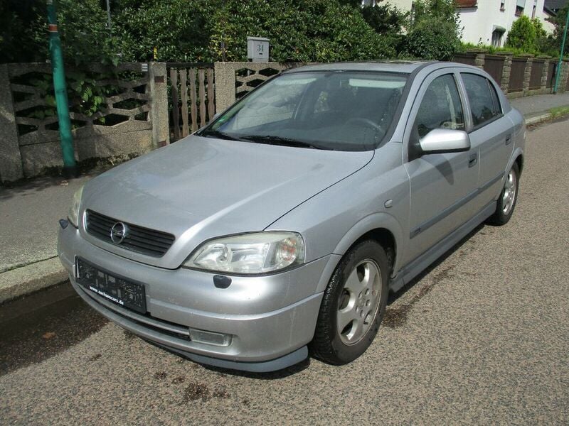 Gebraucht Opel Astra Edition 125 PS (91 kW) 2001 Silber Kleinwagen