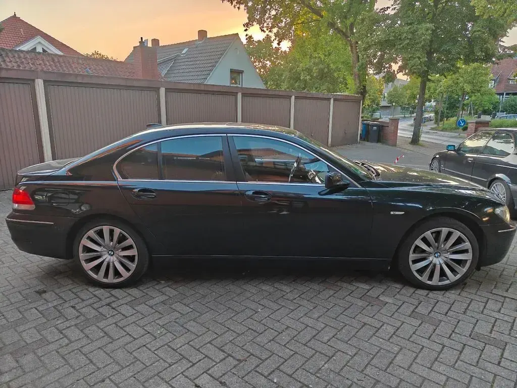 Gebraucht BMW 750 367 PS (269 kW) 2007 Schwarz Limousine