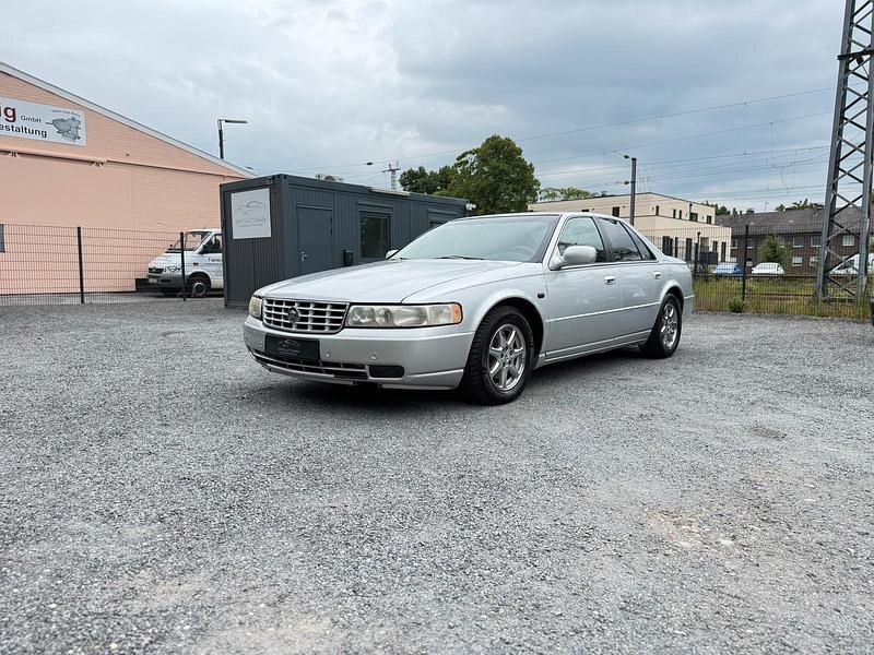 Grau Gebraucht 2000 Cadillac Seville STS Limousine | 3.990 € - Bild 1/4