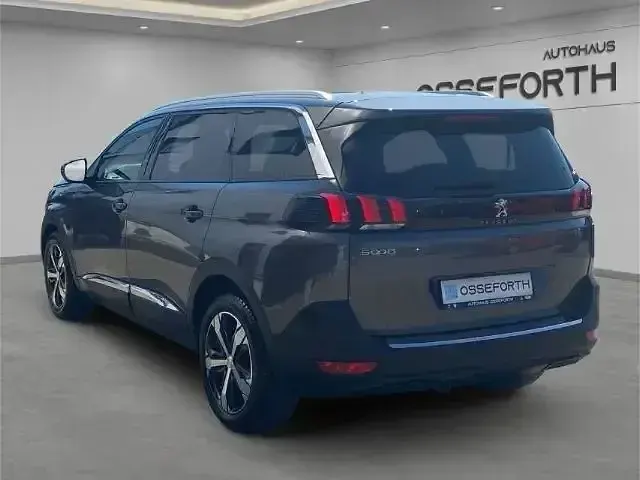 Gebraucht Peugeot 5008 Allure 131 PS (96 kW) 2023 Grau SUV