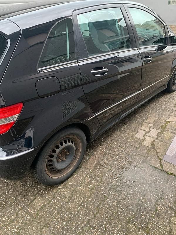 Gebraucht Mercedes B200 136 PS (100 kW) 2008 Schwarz Van / Kleinbus