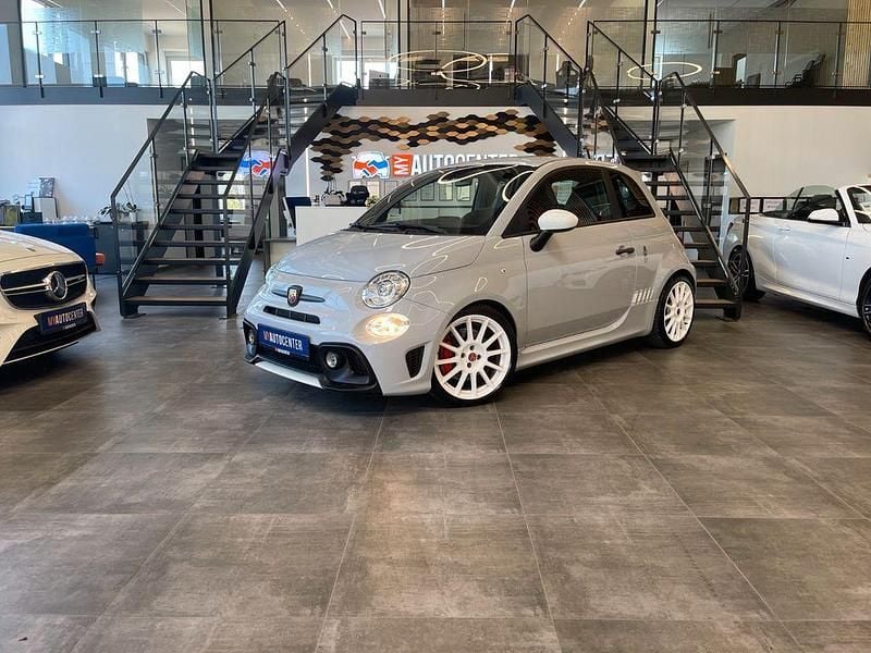 Grigio cenere/abarth/campovolo Gebraucht 2019 Abarth 595 Esseesse Kleinwagen | 18.799 € (Guter Preis) - Bild 1/4