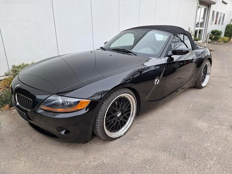 Gebraucht BMW Z4 Sport Line 192 PS (141 kW) 2003 Schwarz Cabrio