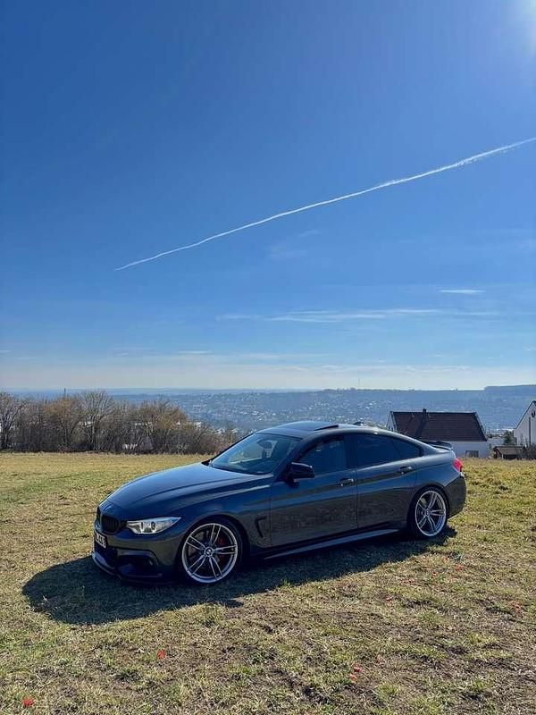 Grau Gebraucht 2016 BMW 435 Sport Line Kleinwagen | 23.000 € (Fairer Preis) - Bild 1/4