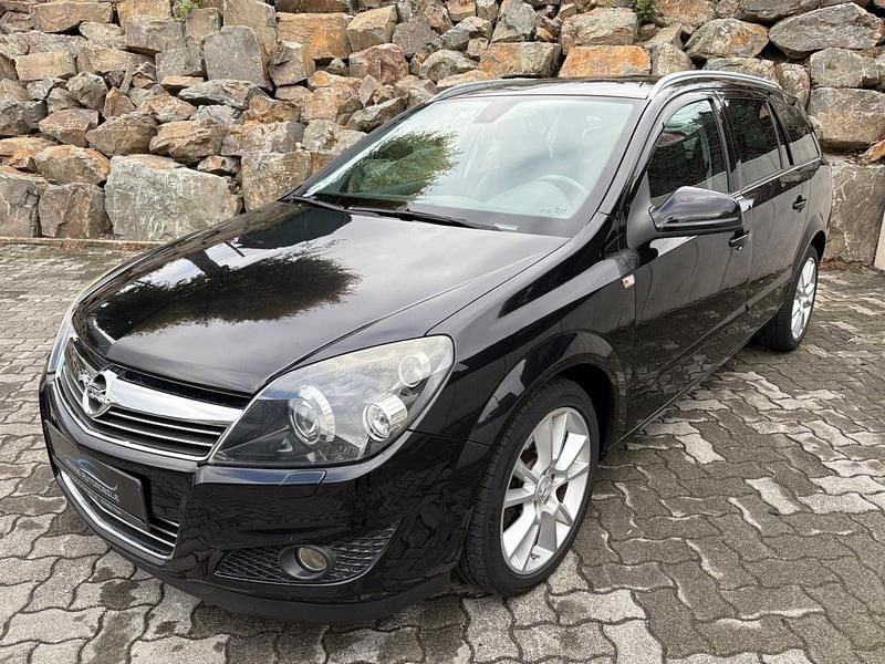Schwarz Gebraucht 2010 Opel Astra Innovation Kombi | 2.999 € (Superpreis) - Bild 1/4