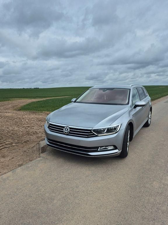 Gebraucht VW Passat Highline 150 PS (110 kW) 2018 Silber Kombi