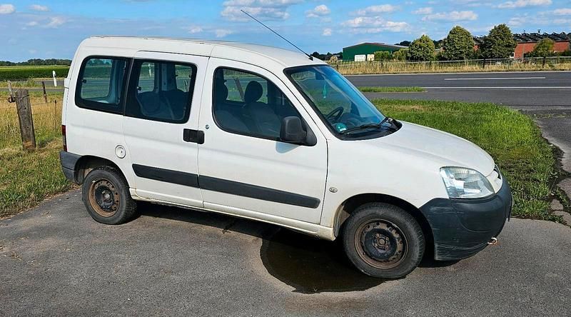 Weiß Gebraucht 2006 Peugeot Partner Van / Kleinbus | 999 € (Superpreis) - Bild 1/4