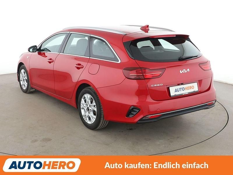Gebraucht Kia Ceed Vision 140 PS (102 kW) 2024 Rot Kleinwagen