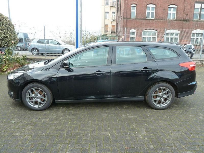 Usata Ford Focus 125 CV (91 kW) 2017 Nero Berlina