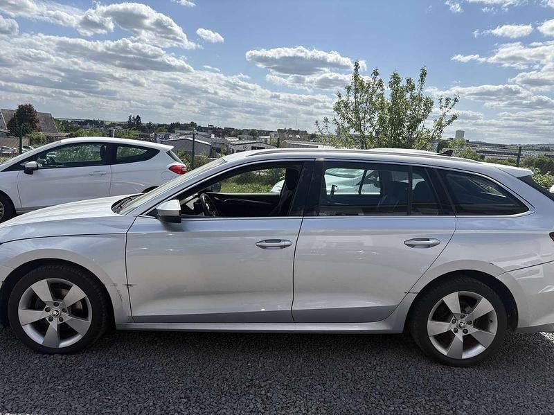 Gebraucht Skoda Octavia Style 150 PS (110 kW) 2021 Brilliantsilber metallic Kombi
