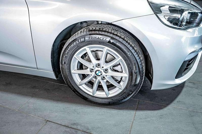 Gebraucht BMW 218 Advantage 136 PS (100 kW) 2016 Glaciersilber metallic Van / Kleinbus