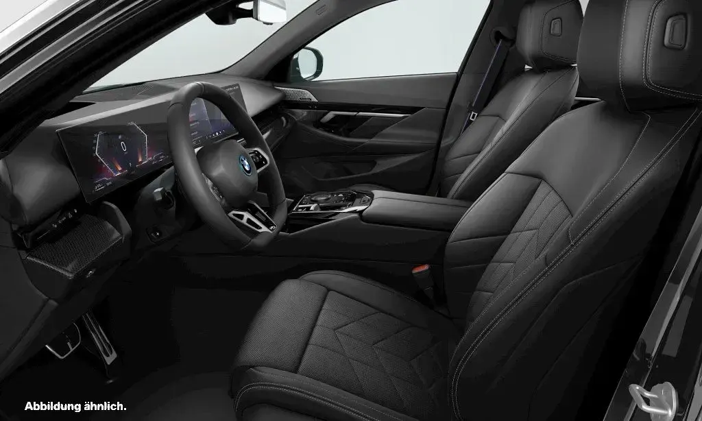 Gebraucht BMW 550e Sport Line 489 PS (359 kW) 2025 Schwarz Kombi
