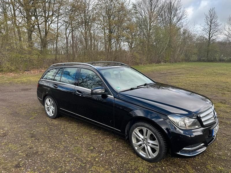 Gebraucht Mercedes C180 156 PS (114 kW) 2013 Schwarz Kombi