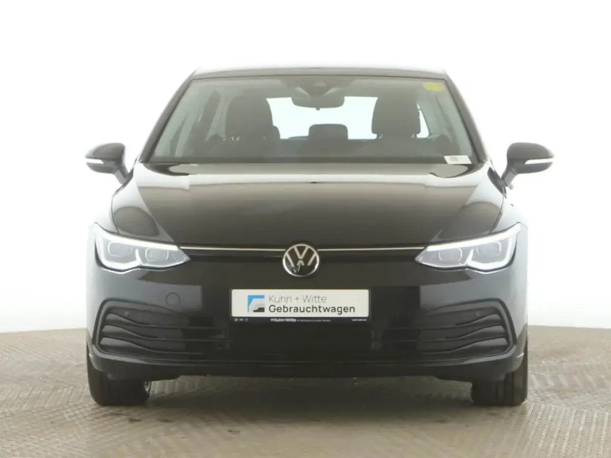 Gebraucht VW Golf VIII Life 110 PS (80 kW) 2022 Schwarz Limousine
