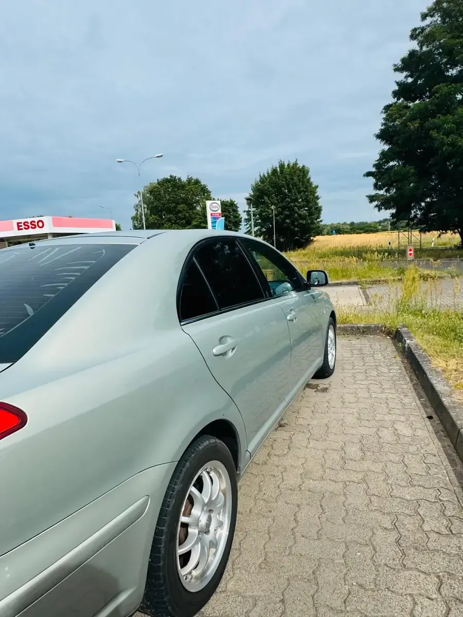 Gebraucht Toyota Avensis 129 PS (94 kW) 2004 Limousine