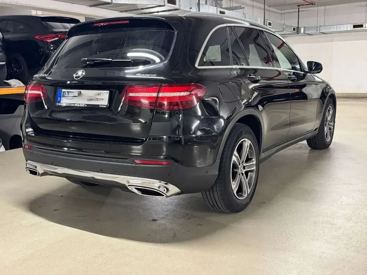 Gebraucht Mercedes GLC350 AMG line 258 PS (189 kW) 2018 Obsidianschwarz  metalliclack SUV