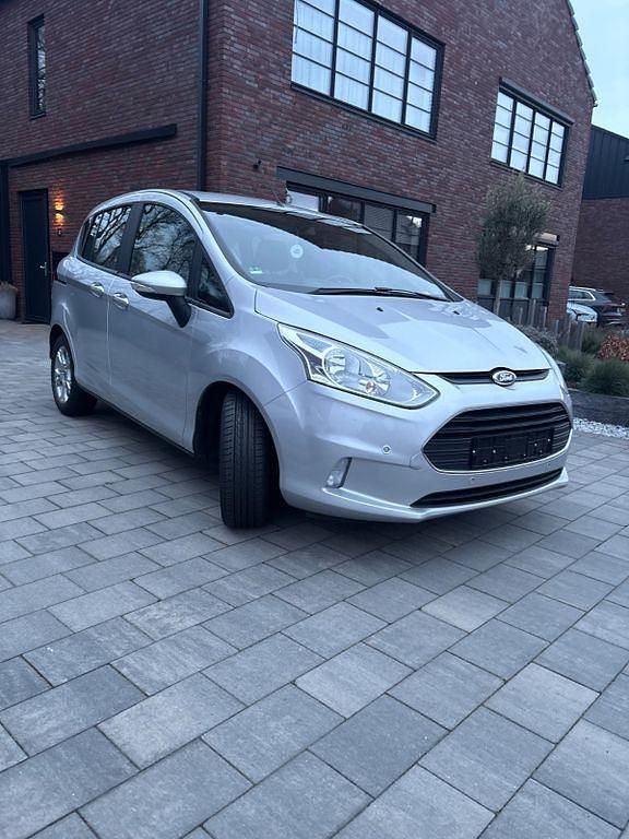 Gebraucht Ford B-MAX Titanium 105 PS (77 kW) 2017 Silber Van / Kleinbus