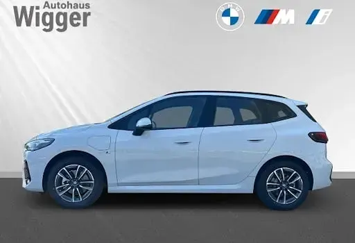 Neu BMW 225 Active Tourer Luxury Line 245 PS (180 kW) 2025 Weiß Van / Kleinbus