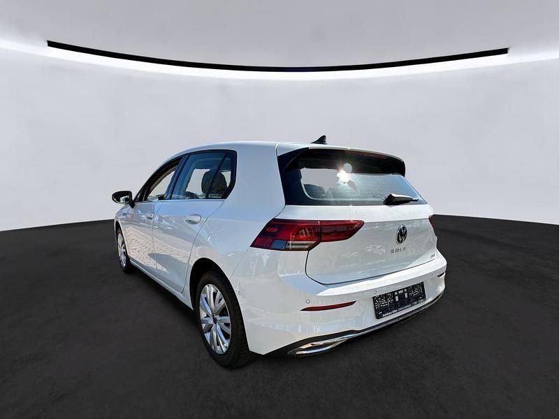 Gebraucht VW Golf VIII Style 131 PS (96 kW) 2022 Pure white Limousine