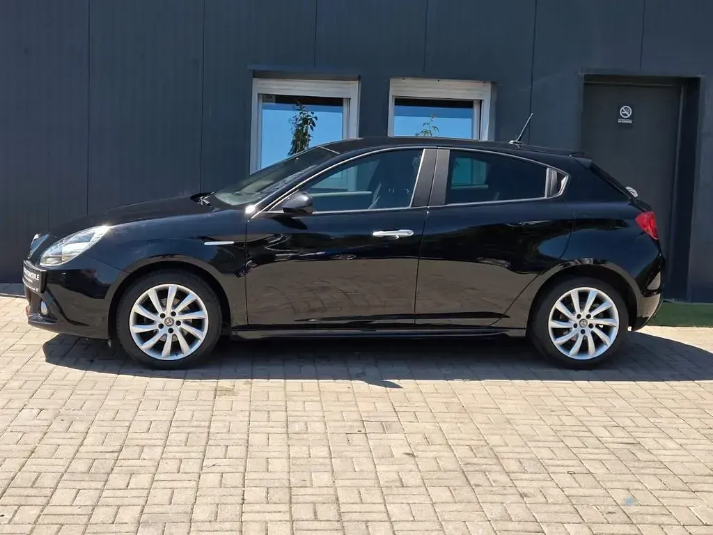 Gebraucht Alfa Romeo Giulietta 117 PS (86 kW) 2017 Schwarz Kleinwagen
