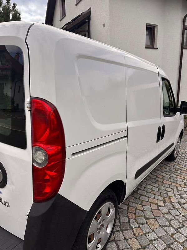 Gebraucht Fiat Doblò 101 PS (74 kW) 2011 Weiß Van / Kleinbus