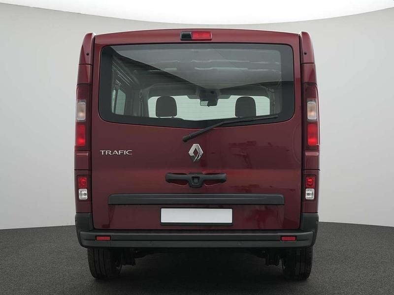 Gebraucht Renault Trafic Komfort 150 PS (110 kW) 2024 Karminrot Van / Kleinbus