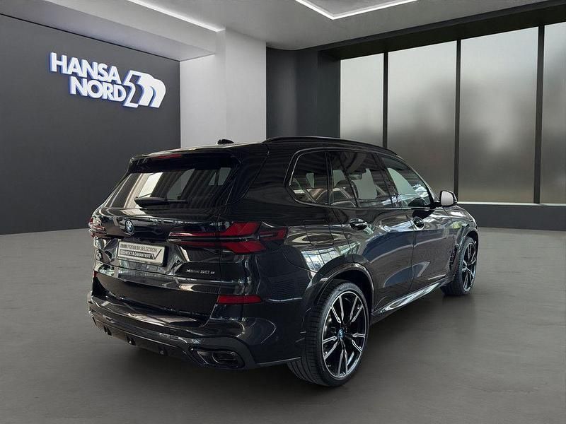 Gebraucht BMW X5 Sport Line 489 PS (359 kW) 2024 Schwarz / saphirschwarz (metallic) SUV