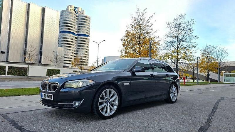 Schwarz Gebraucht 2010 BMW 535 Sport Line Kombi | 16.990 € (Etwas zu teuer) - Bild 1/4