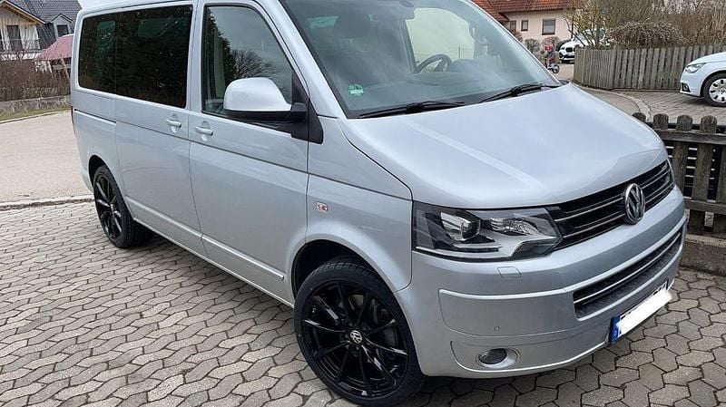 Silber Gebraucht 2011 VW Multivan Highline Van | 19.900 € (Superpreis) - Bild 1/4