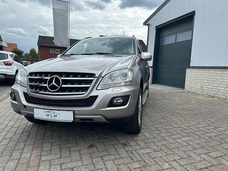 Second-hand Mercedes ML320 224 CP (164 kW) 2009 Argintiu SUV
