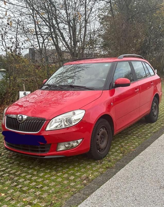 Rot Gebraucht 2014 Skoda Fabia Kombi | 4.999 € (Superpreis) - Bild 1/4