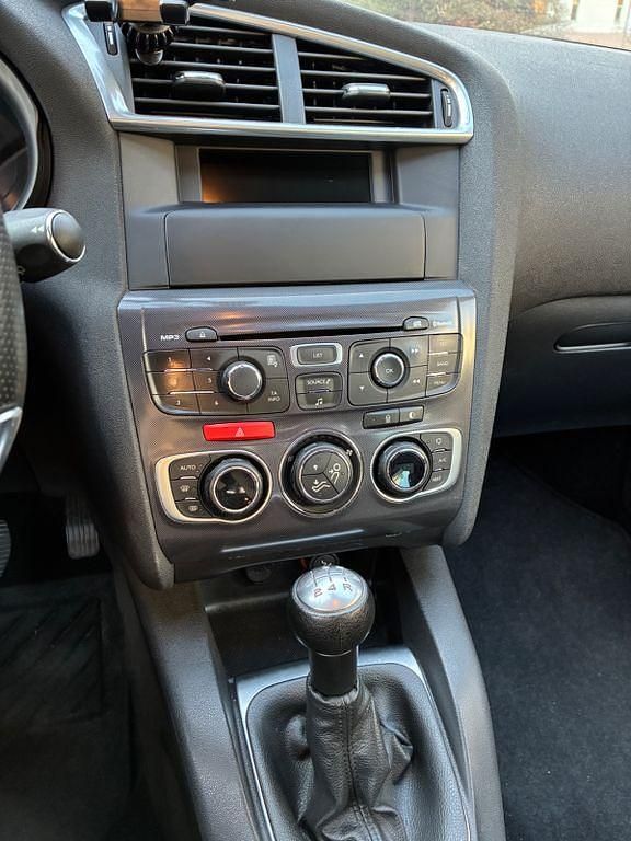 Gebraucht Citroën C4 Tendance 120 PS (88 kW) 2012 Braun Limousine