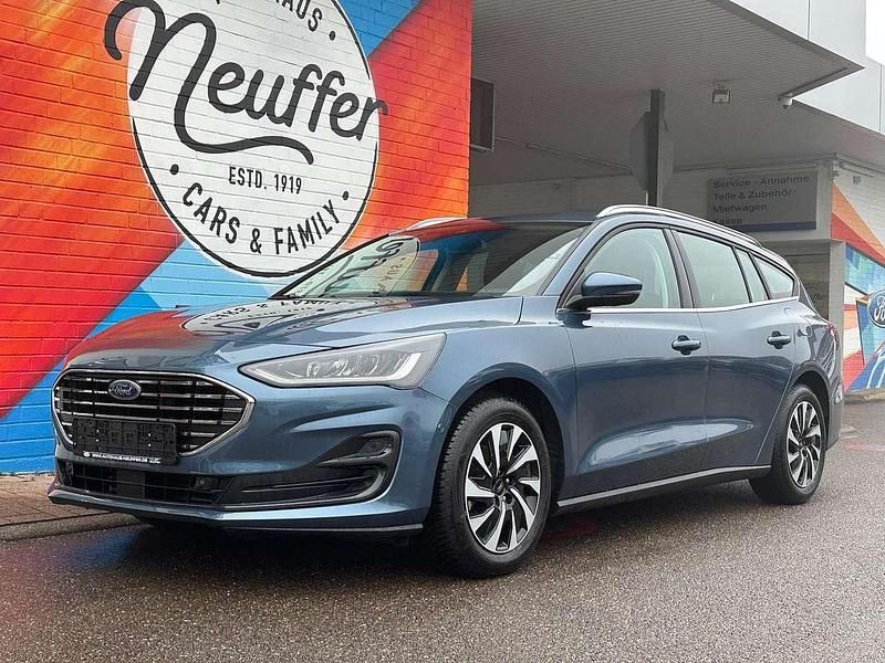 Chromablau Gebraucht 2024 Ford Focus Titanium Kombi | 24.666 € (Guter Preis) - Bild 1/3