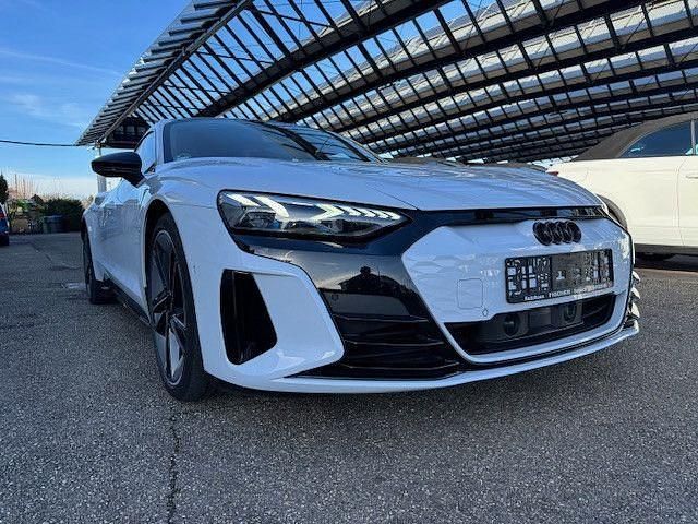 Grau Gebraucht 2022 Audi e-tron GT quattro Sport Limousine | 68.900 € (Guter Preis) - Bild 1/4