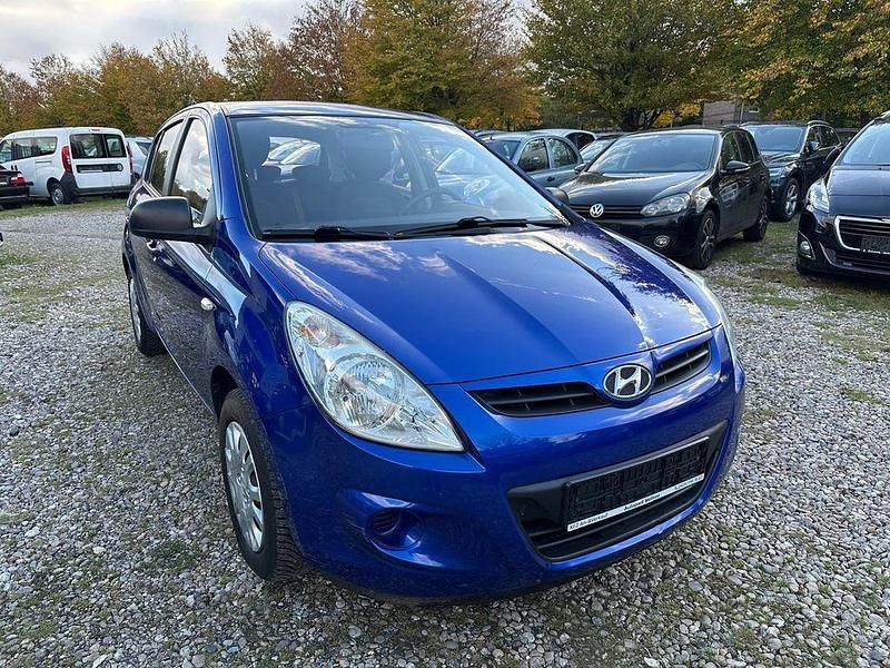 Blau Gebraucht 2009 Hyundai i20 Classic Limousine | 2.999 € (Fairer Preis) - Bild 1/4