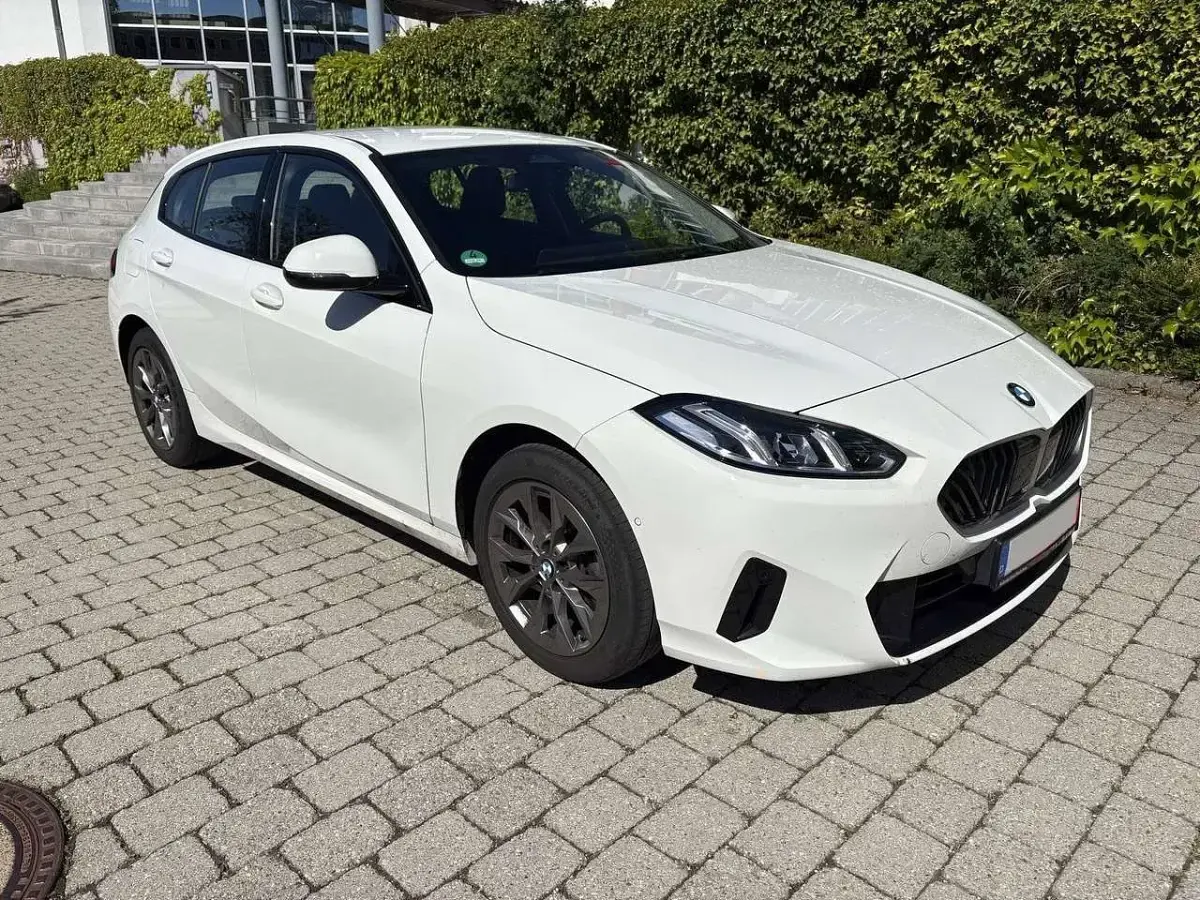 Gebraucht BMW 118 Performance 150 PS (110 kW) 2025 Weiß Kleinwagen